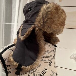 Tough Outfitters Gray & Brown Fur-Lined Trapper Hat, EUC, chin strap, faux fur